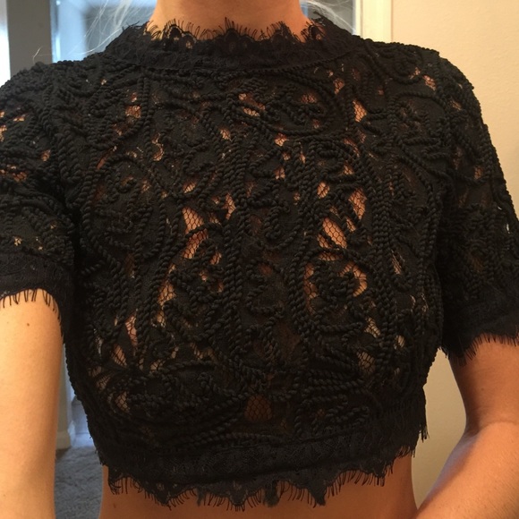 Beautiful black lace crop top - Picture 2 of 4