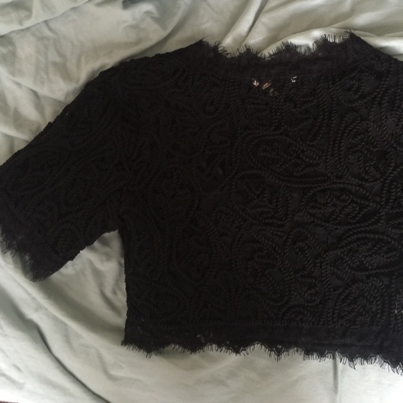 Beautiful black lace crop top - Picture 4 of 4