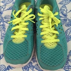 EUC Nike FitSole running shoes size 6.5