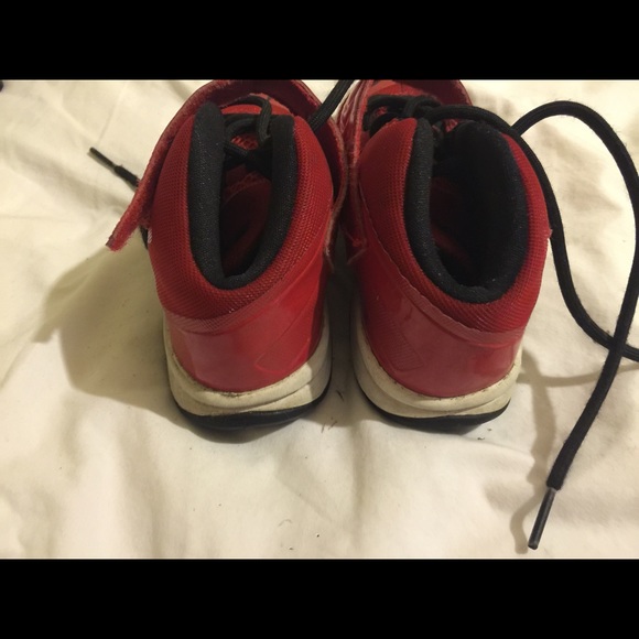 Kids Nikes 12c - Picture 3 of 3