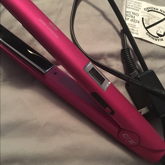 Miss Universe Chi Flat Iron
