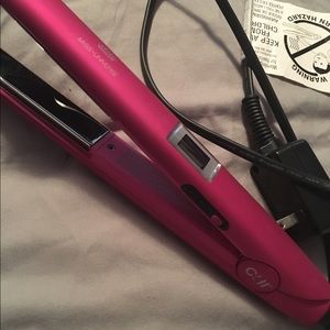Miss Universe Chi Flat Iron