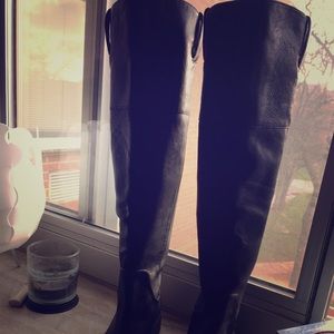 Over-the-knee Enzo Angiolini black leather boots