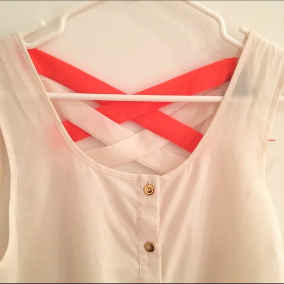 ✨ NWOT Color block top💕 - Picture 2 of 4