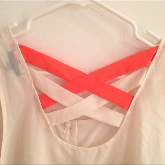 ✨ NWOT Color block top💕 - Picture 4 of 4