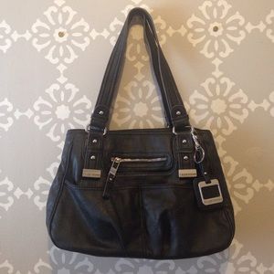 💥free brushegg!💥Tyler Rodan Black shoulder bag