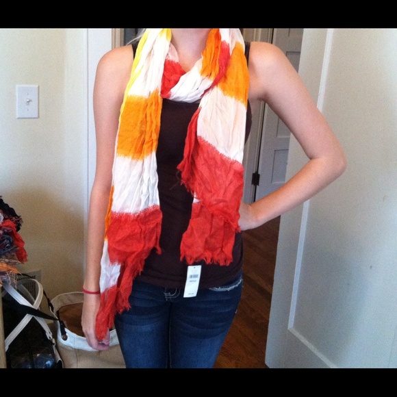 New orange and yellow Banana Republic Scarf! 💕