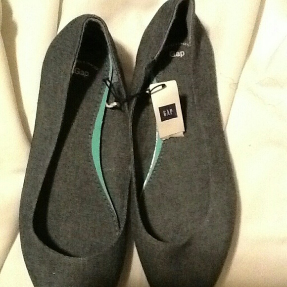 Super cute! Denim GAP Flats