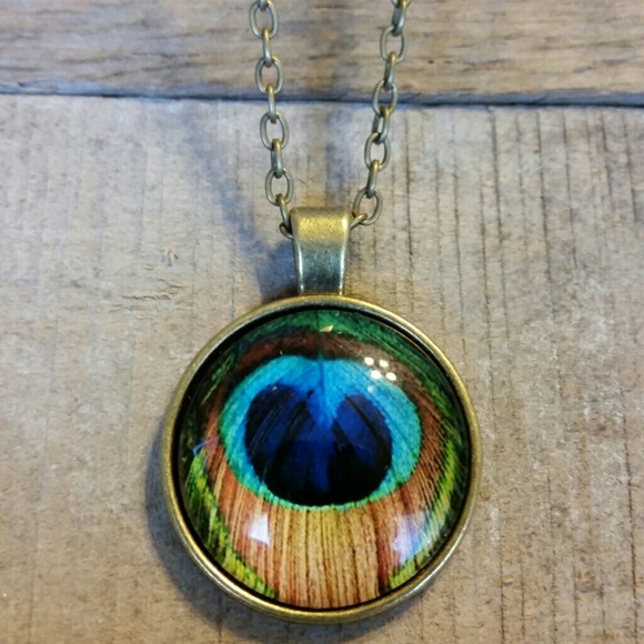 Peacock cabochon necklace!  Smoking hot!