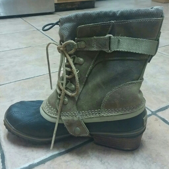Conquest Carly Sorel Boots- Short/Flax