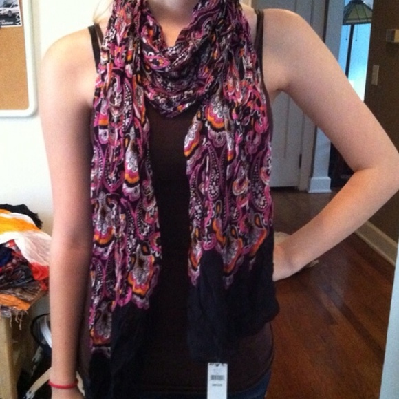 Paisley banana republic scarf💕