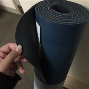 Lululemon yoga mat