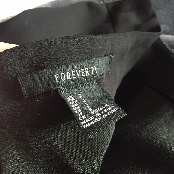 F21 Long black skirt - Picture 3 of 3