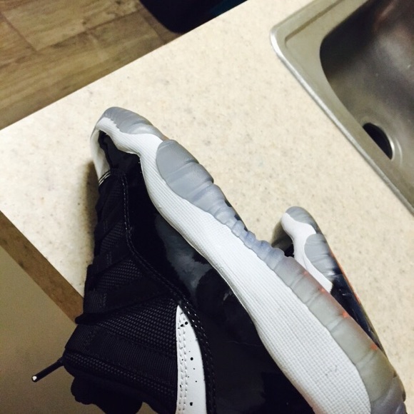 Low Infrared 11s - Picture 3 of 3