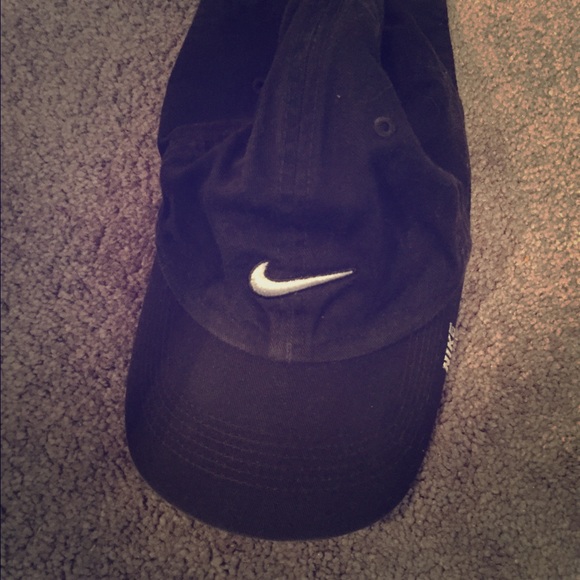 Black Nike cap