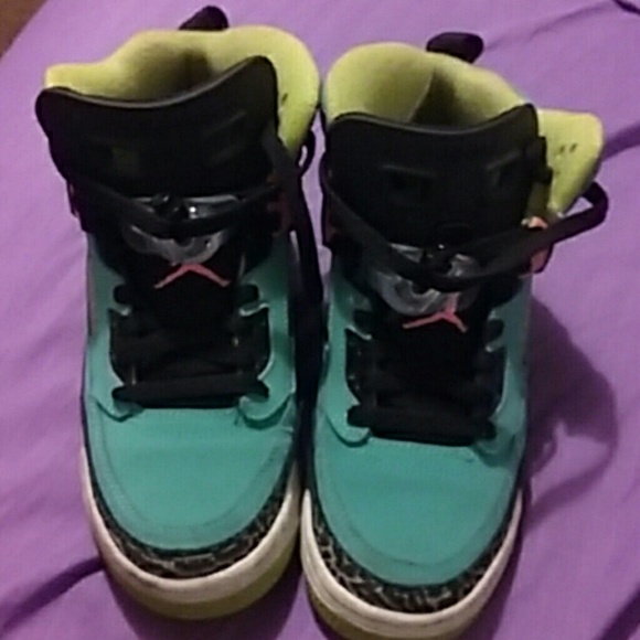 Jordans Size kids 4.5 - Picture 1 of 4