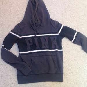 Grey striped sweatshirt 😍