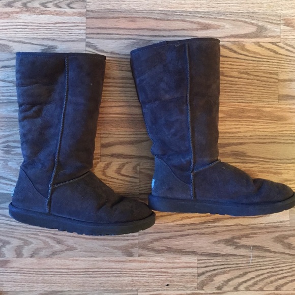 Classic Tall UGG boot (brown)