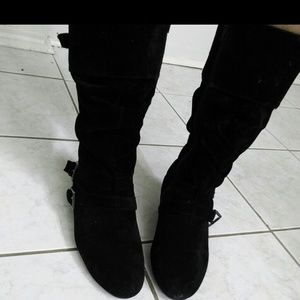 Suede boots