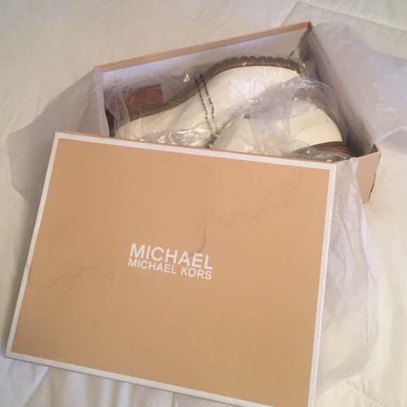 Michael Kors. Edison lace up.