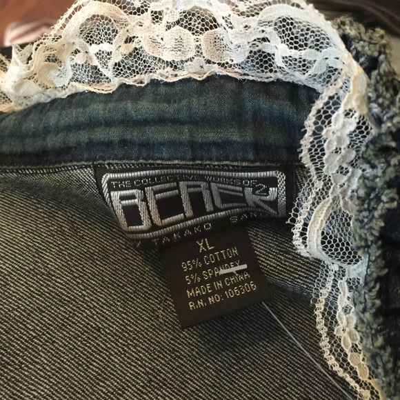 Berek stretch denim jacket with lace details⬇️⬇️⬇️ - Picture 4 of 4