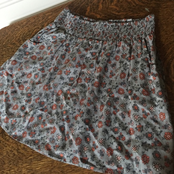 Pretty floral flowy skirt Mossimo brand
