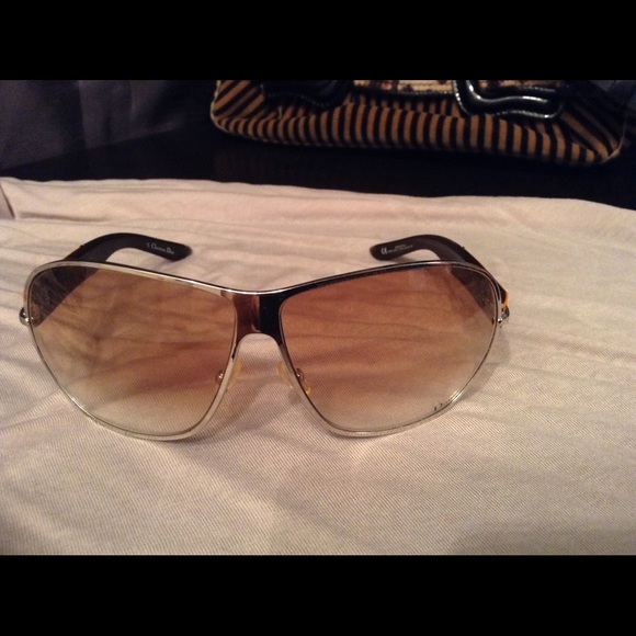 Christian Dior Sunglasses w case