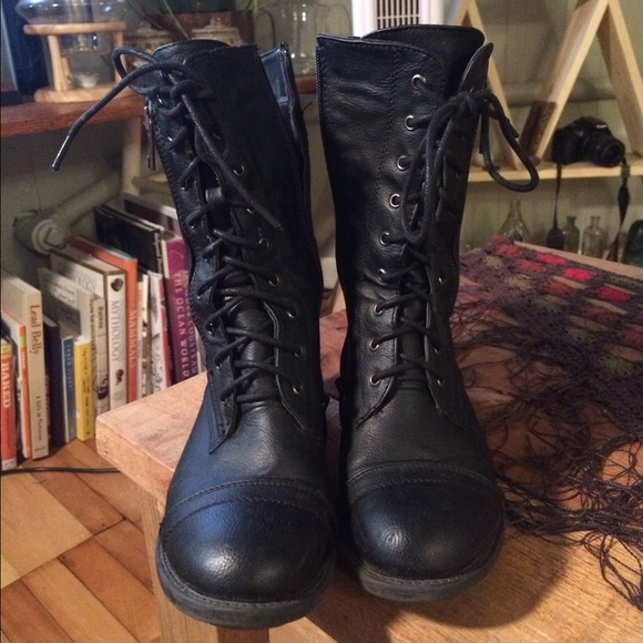 Combat boots black