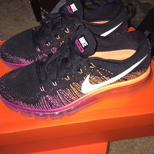 Nike flyknit max sneakers