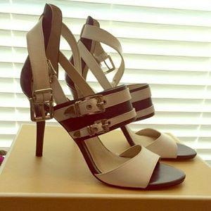 Mikael kors heels