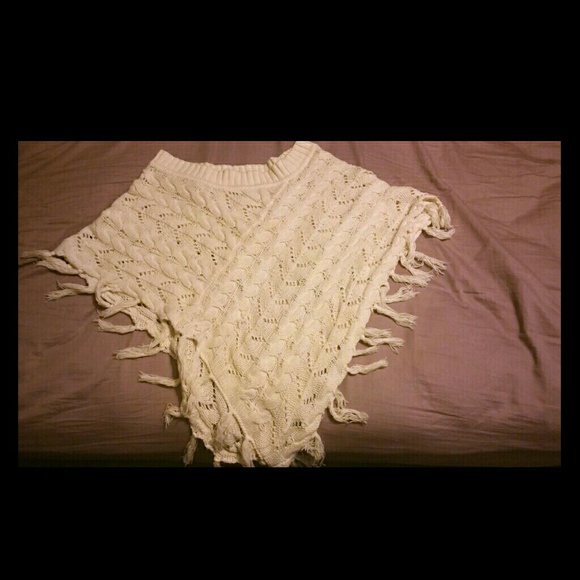 Fringe tassle chunky knit poncho