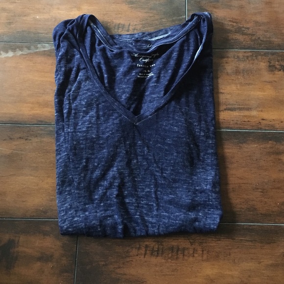American Eagle V-neck