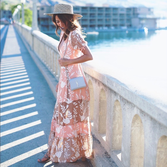 MEET YOUR POSHER :: SABRINA - Picture 2 of 4