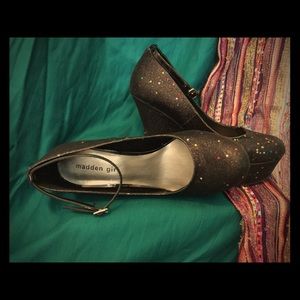 Madden Girl Wedges
