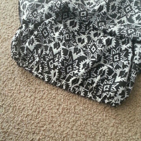 crop top - Picture 2 of 3