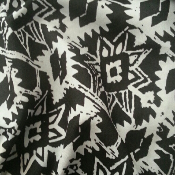 crop top - Picture 3 of 3