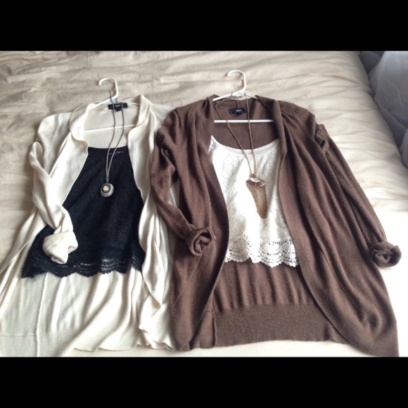 2 open Cardigans