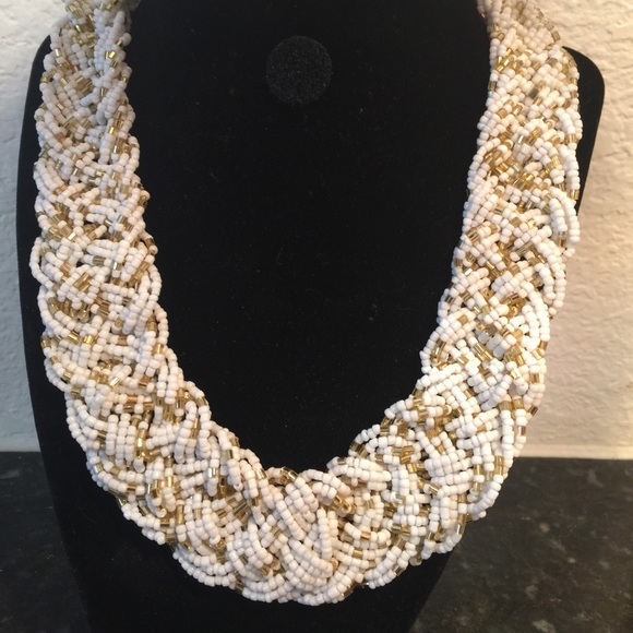 Jewelry - 🎉BEACON OF CHARM-Statement Necklace