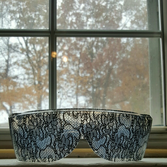 Lace Print Sunnies