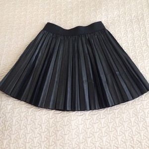 Faux leather pleated skirt