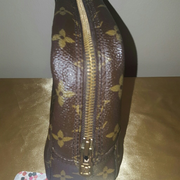 🚫Sold Authentic Louis Vuitton Toiletry 23 - Picture 2 of 4