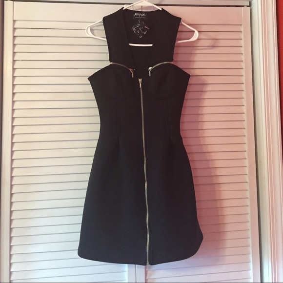 👗SOLD👗 - Picture 4 of 4