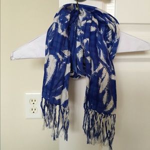 NEW with tag.  Blue and white cotton scarf.
