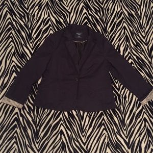 Price ⬇️! Like new!! AE navy Blue blazer