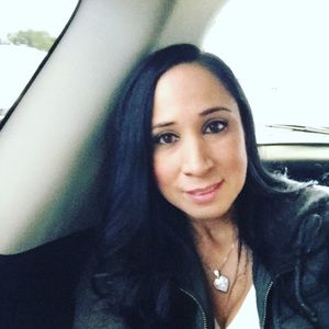 Meet your Posher, Yadira