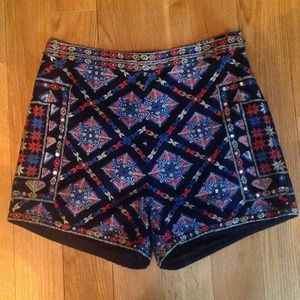 NEW w/ tag Hollister Aztec Print Shorts
