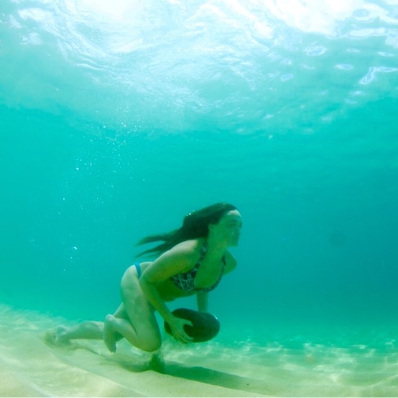 🐬ALOHA! Welcome to My Closet!!🌺 - Picture 4 of 6