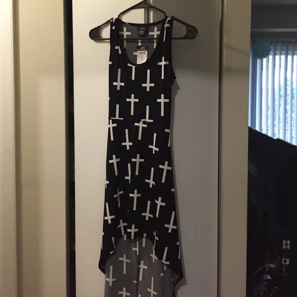 Size small high-low sleeveless b&w cross dress