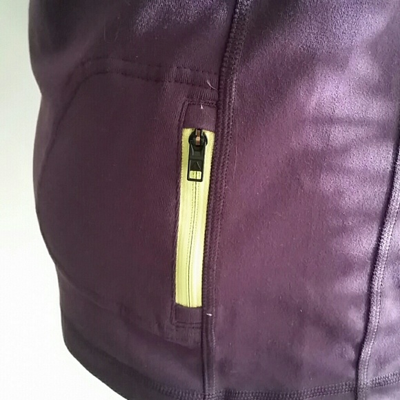 Reebok Pullover - Picture 2 of 2