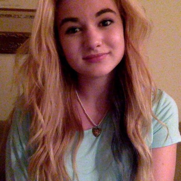 Meet your Posher, Julia - Picture 1 of 1
